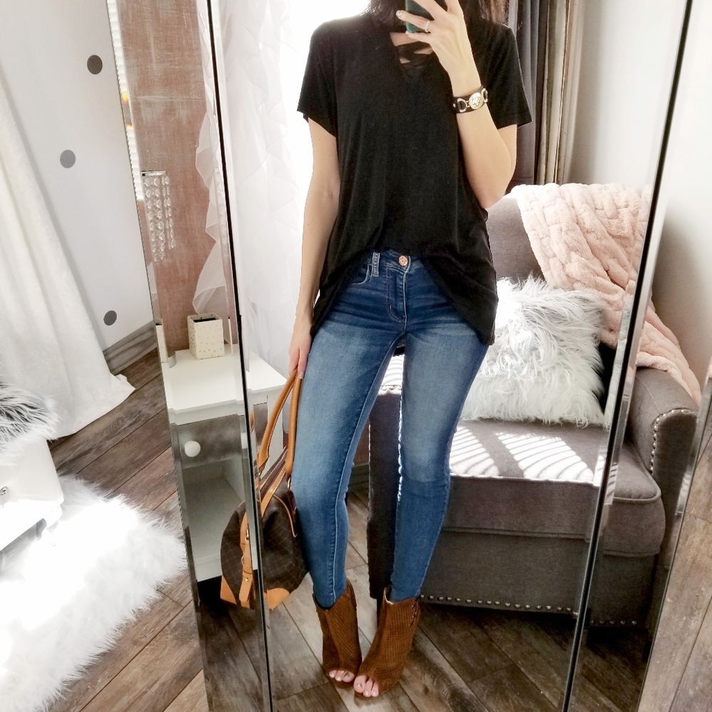 Last1️⃣Soft Black Mineral Wash Top Criss Cross - Picture 7 of 7